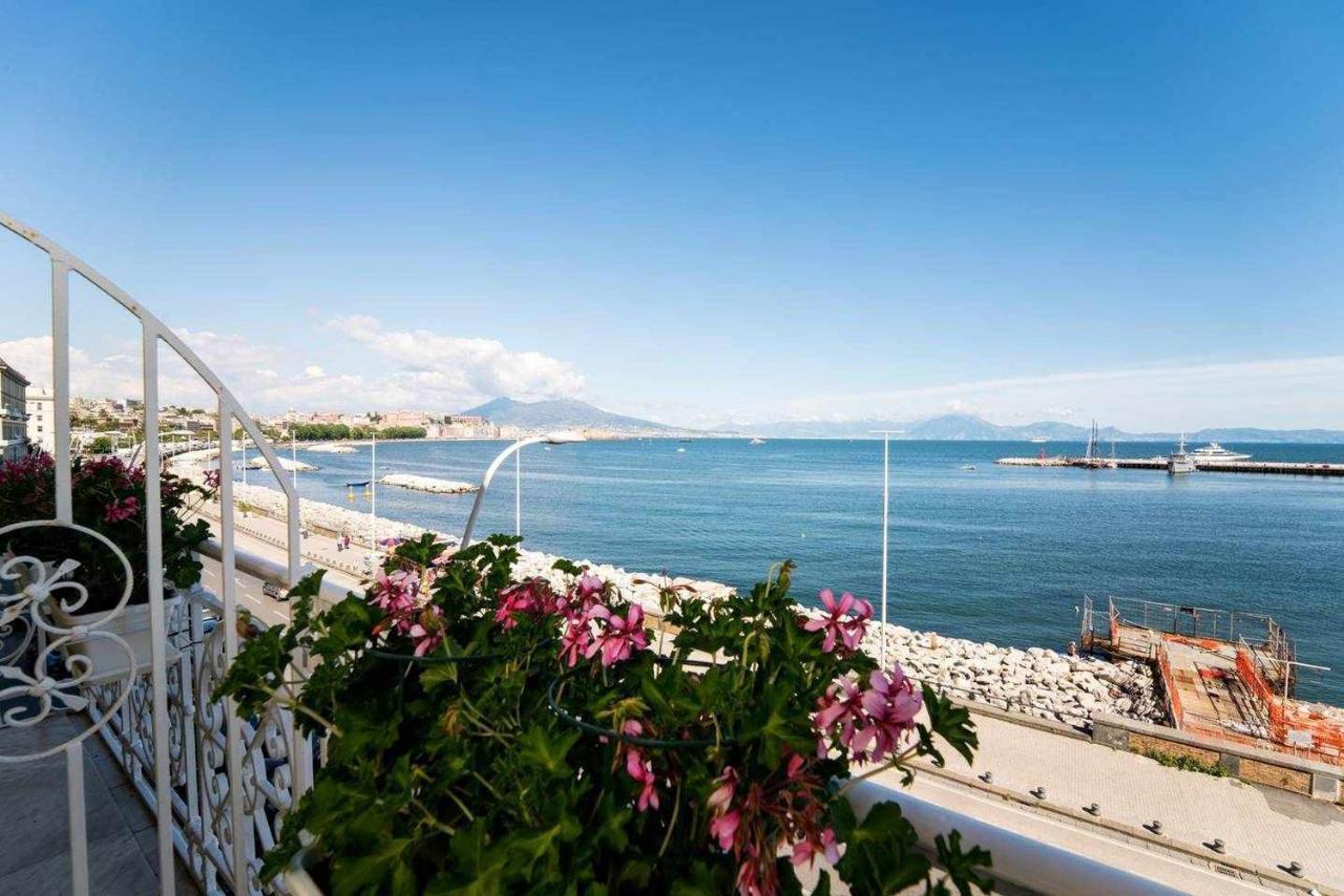 Seaside Caracciolo Hotel Naples Exterior photo