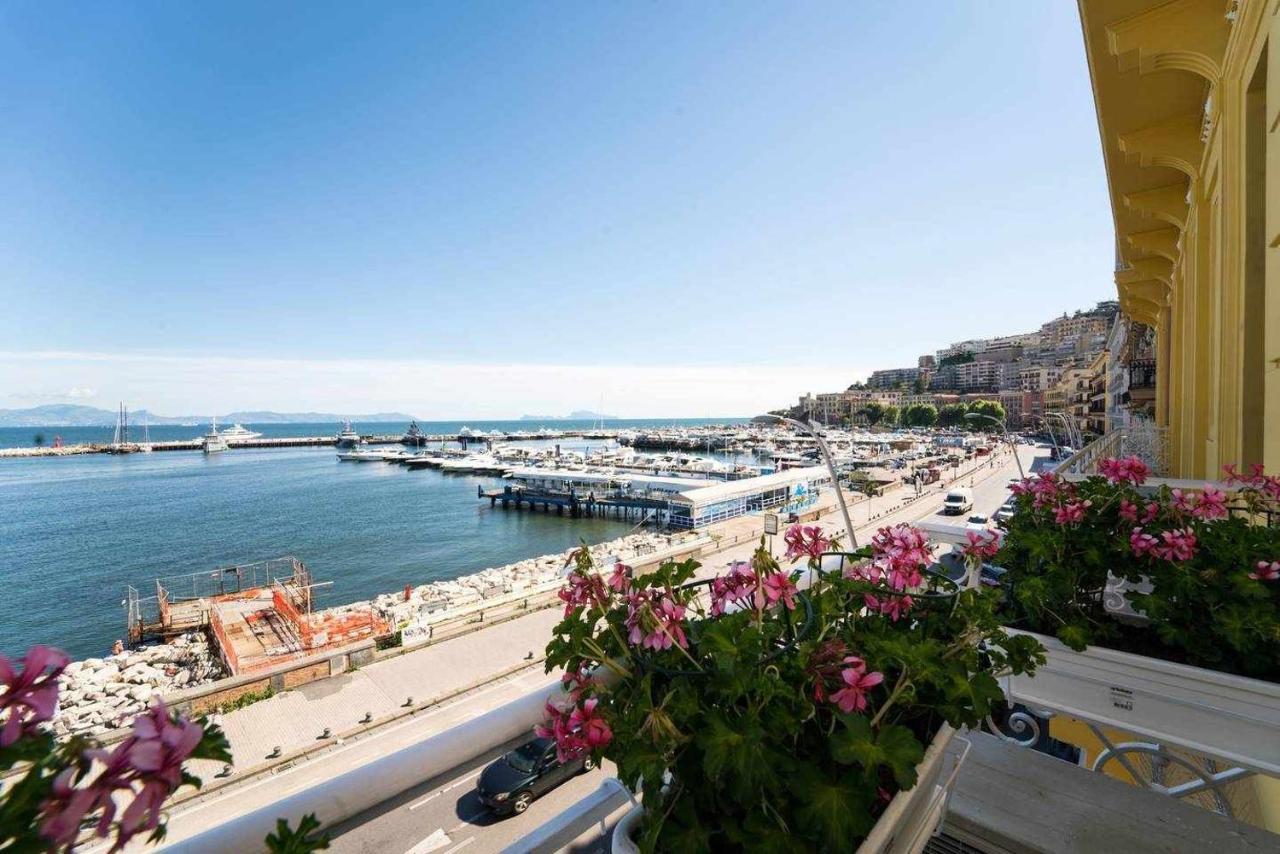 Seaside Caracciolo Hotel Naples Exterior photo